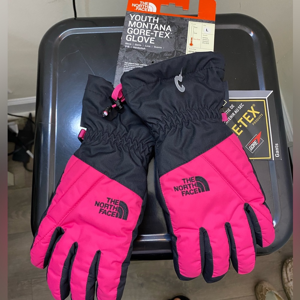 North Face Youth Size Winter Gloves
